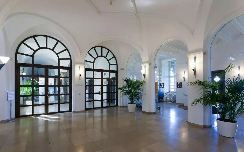 Hotelli Kardinal Schulte Haus