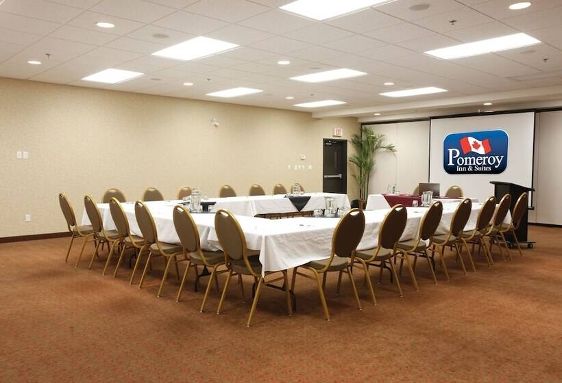 בית מלון כפרי Pomeroy Inn And Suites Chetwynd