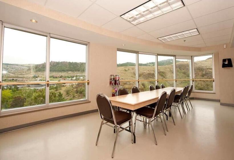 בית מלון כפרי Residence & Conference Centre   Kamloops