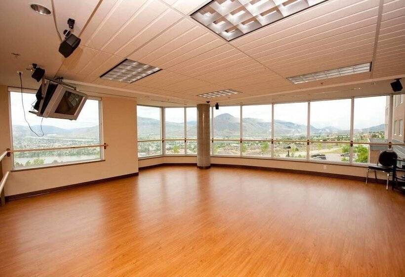 בית מלון כפרי Residence & Conference Centre   Kamloops