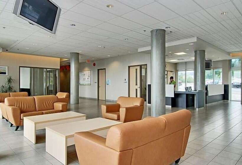 בית מלון כפרי Residence & Conference Centre   Kamloops