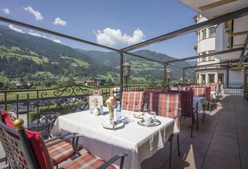 Отель Riedl Im Zillertal