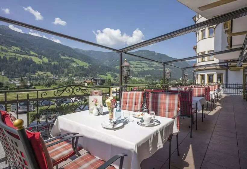 Отель Riedl Im Zillertal