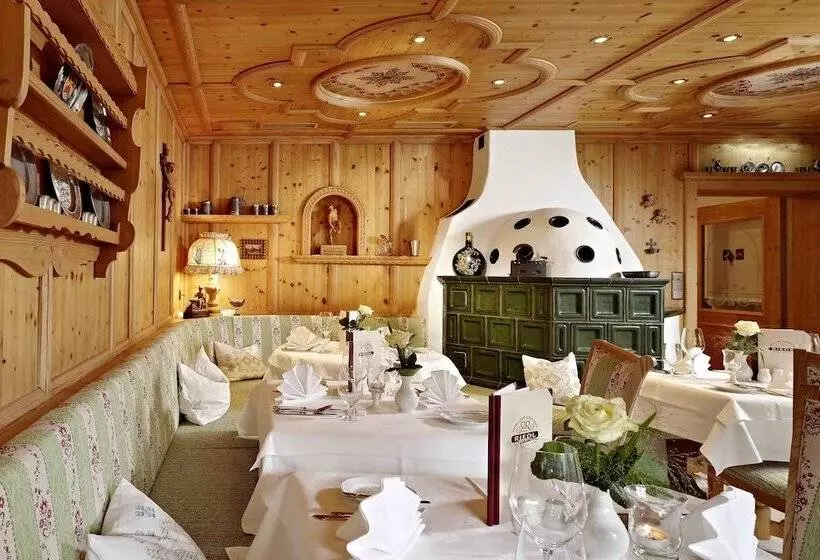 Отель Riedl Im Zillertal