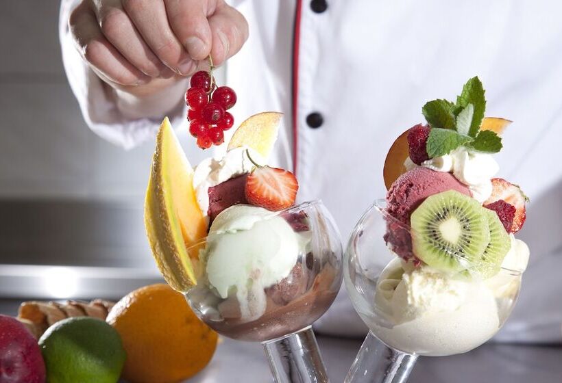 Отель Riedl Im Zillertal