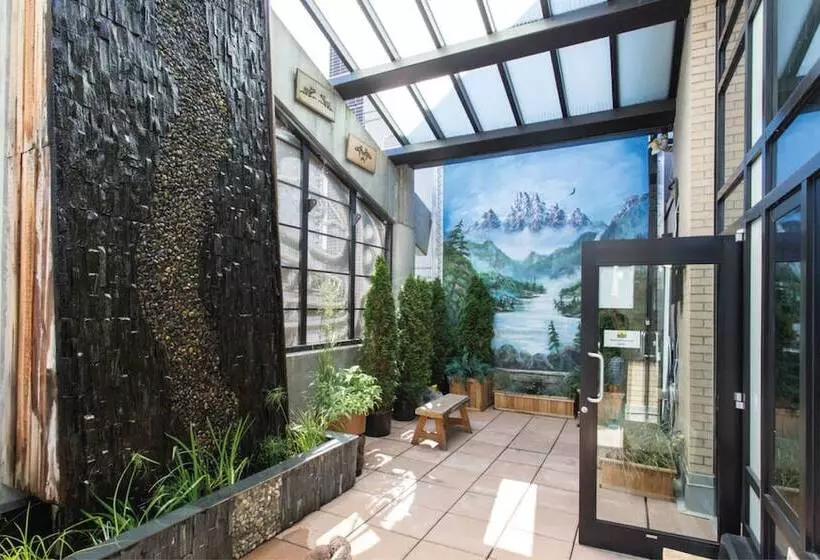 בית מלון כפרי Skwachays Lodge