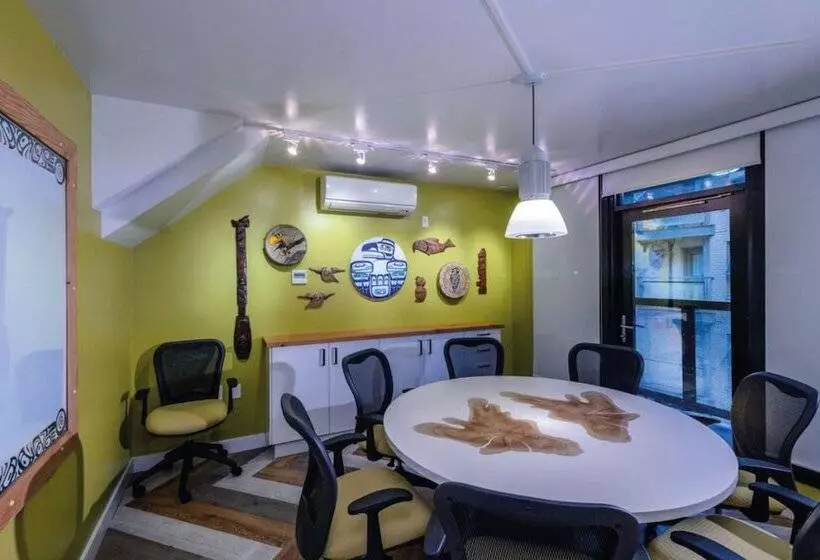 בית מלון כפרי Skwachays Lodge