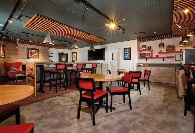 בית מלון כפרי Skwachays Lodge