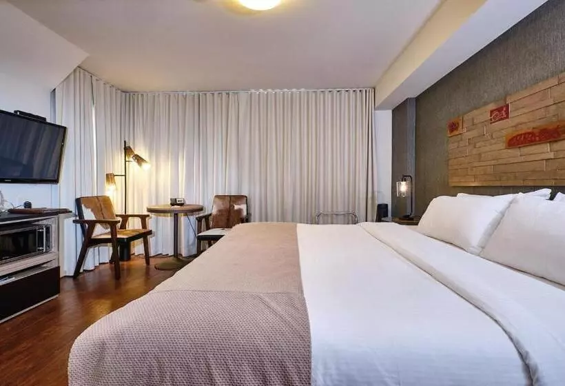 בית מלון כפרי Skwachays Lodge