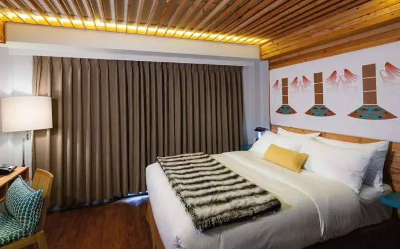 בית מלון כפרי Skwachays Lodge