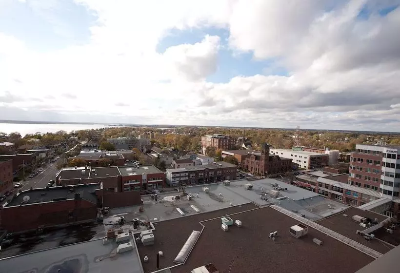 בית מלון כפרי The Holman Grand