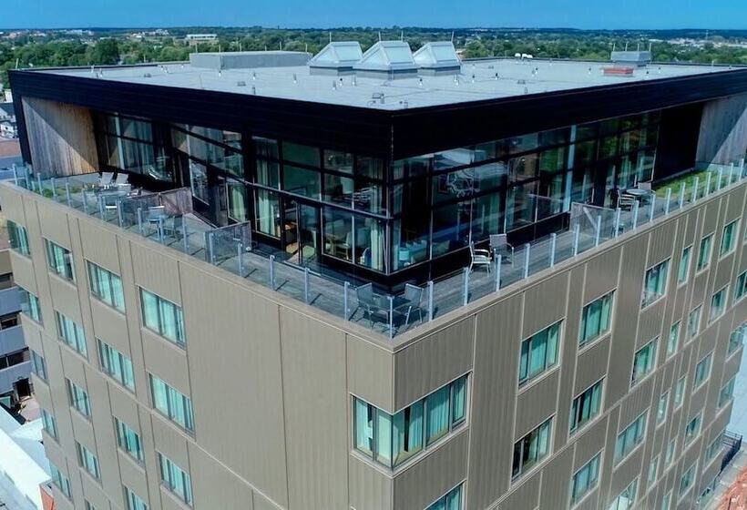 בית מלון כפרי The Holman Grand