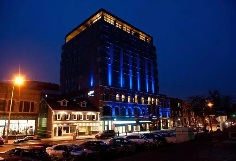 בית מלון כפרי The Holman Grand