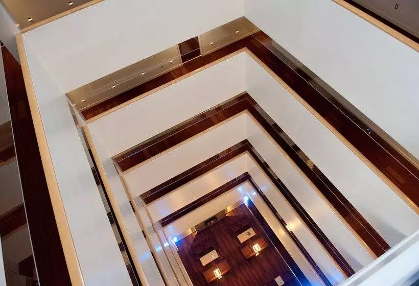 בית מלון כפרי The Holman Grand