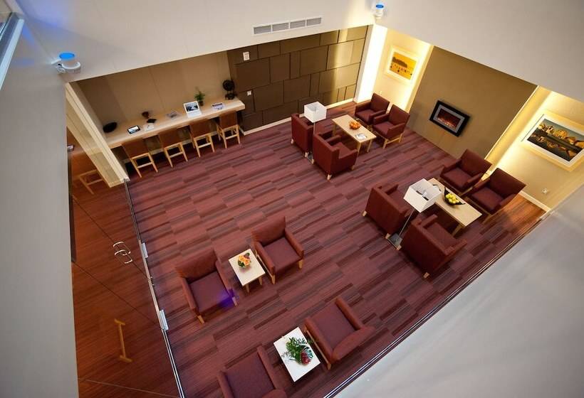 בית מלון כפרי The Holman Grand