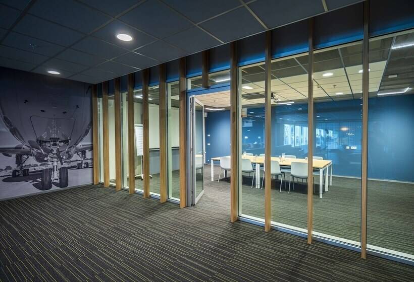 Отель Tulip Inn Eindhoven Airport