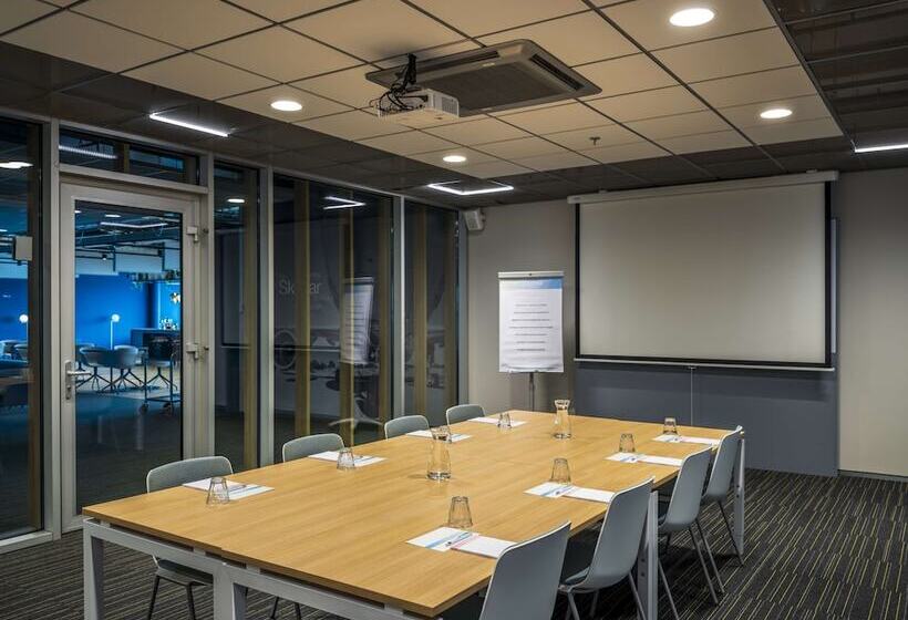 Отель Tulip Inn Eindhoven Airport