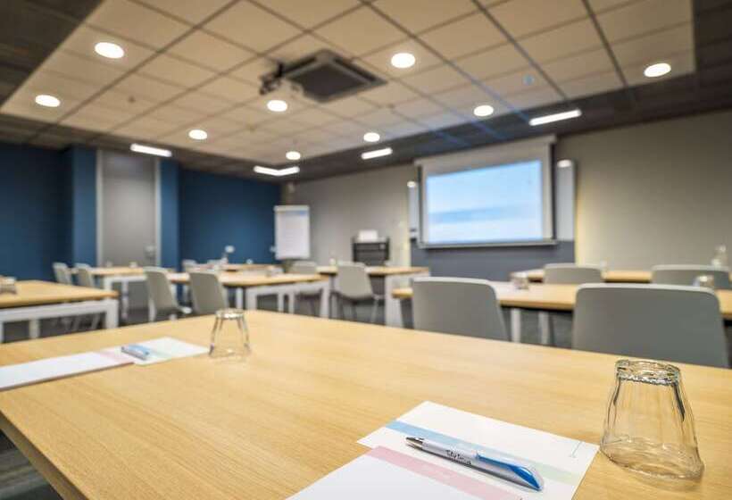 Отель Tulip Inn Eindhoven Airport