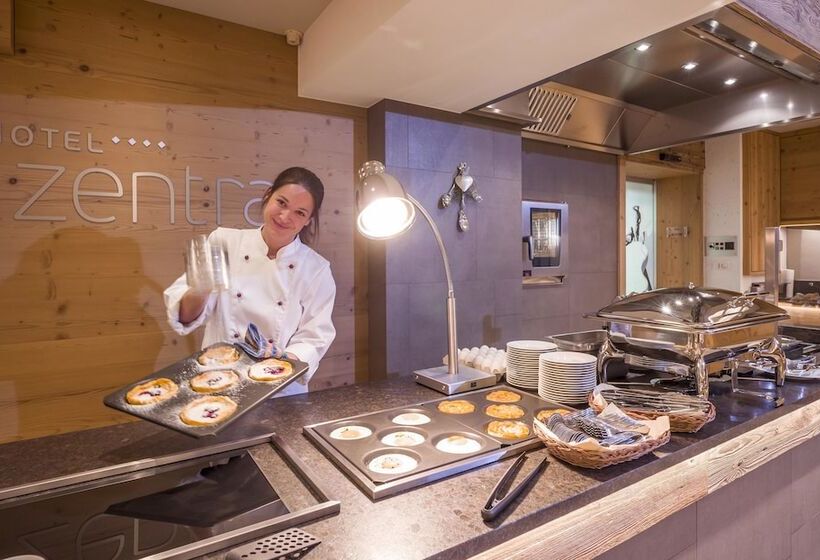 בית מלון כפרי Zentral Superior