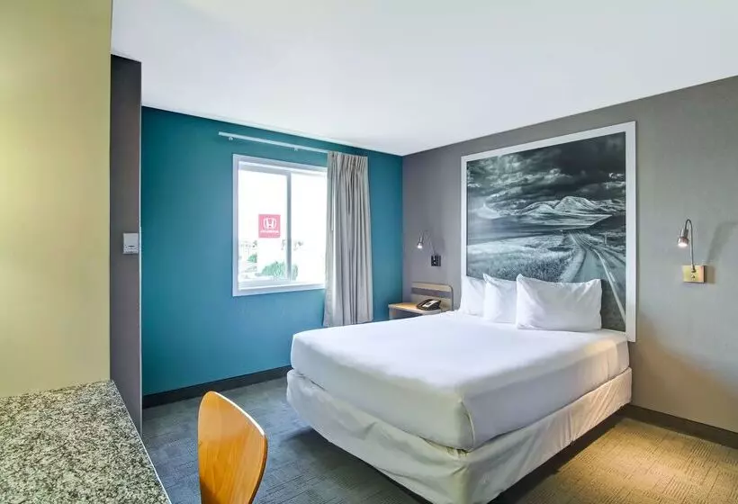 Мотель Home Inn Medicine Hat