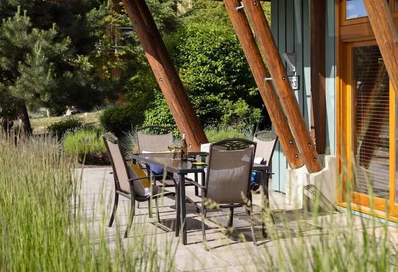 Курорт Outback Lakeside Vacation Homes