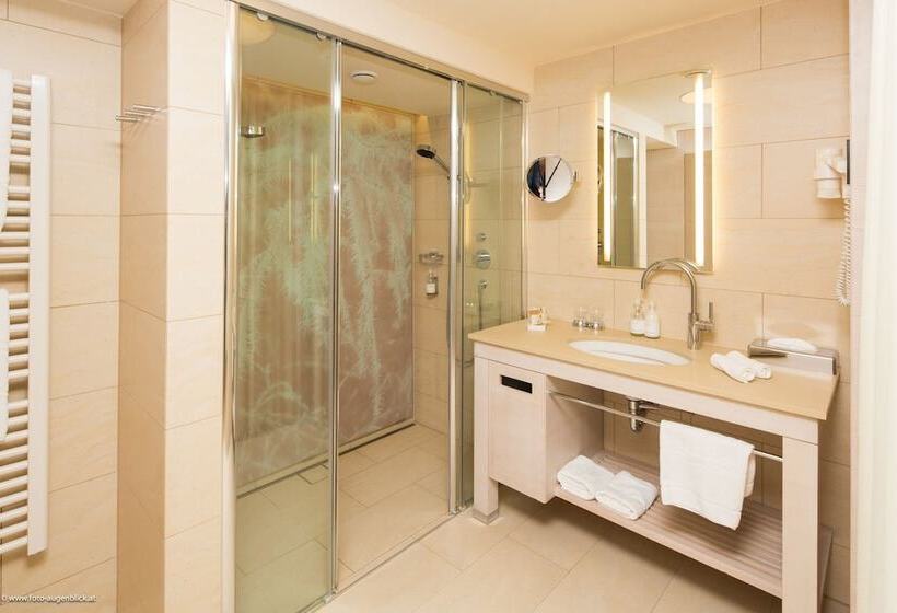 Strandhotel Am Weissensee