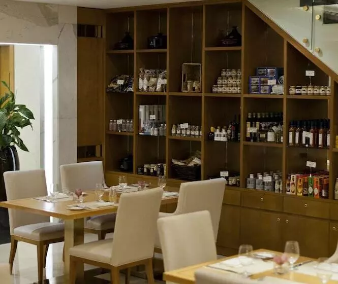 Damac Maison Mall Street