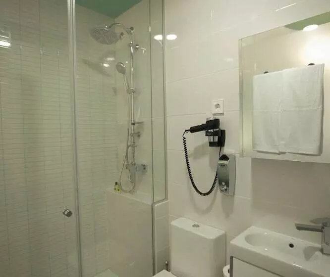 مسافرخانه Vitium Urban Suites