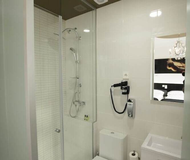 مسافرخانه Vitium Urban Suites