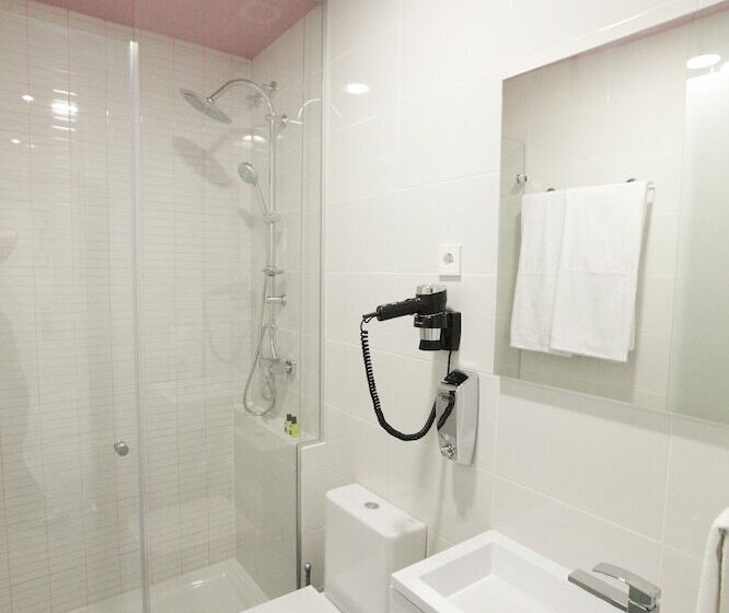 مسافرخانه Vitium Urban Suites