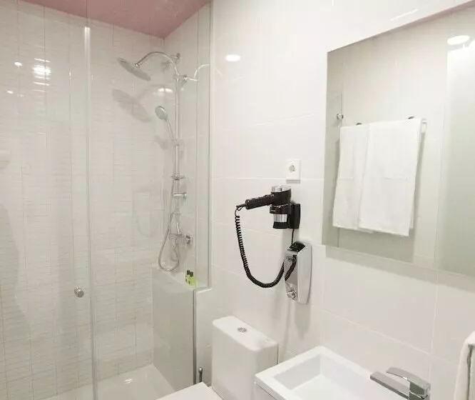 مسافرخانه Vitium Urban Suites