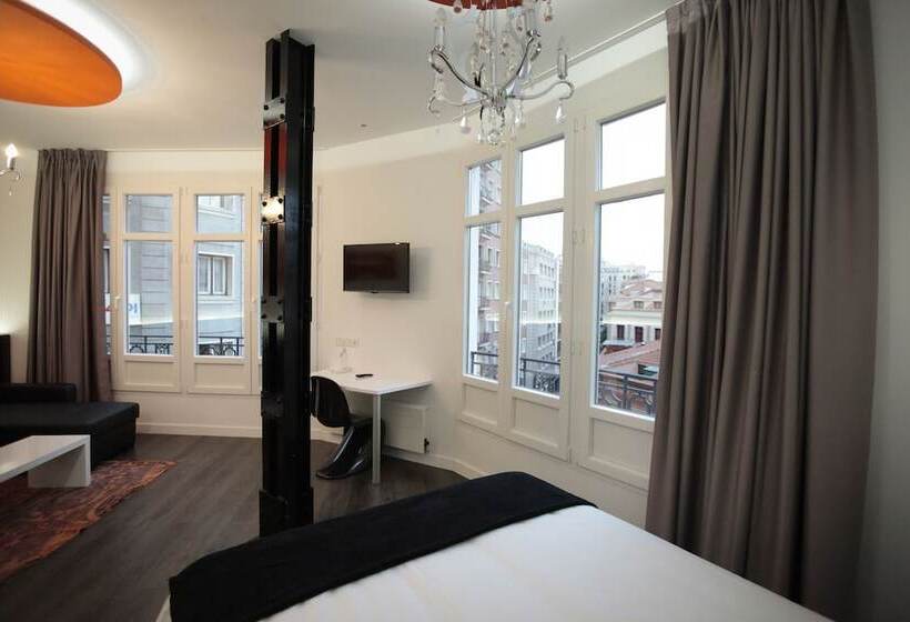 مسافرخانه Vitium Urban Suites