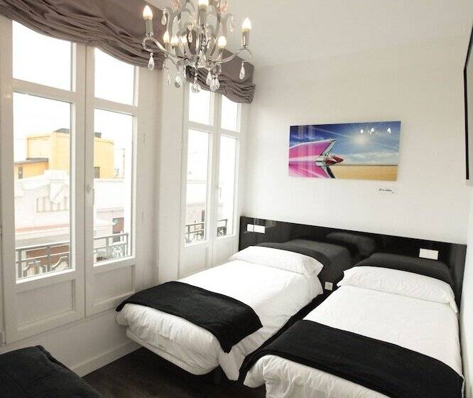 مسافرخانه Vitium Urban Suites