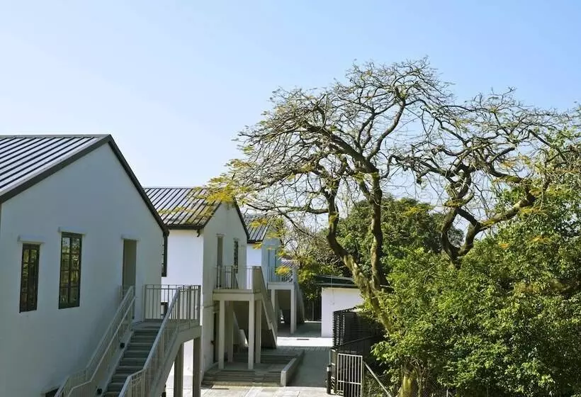 هتل Heritage Lodge