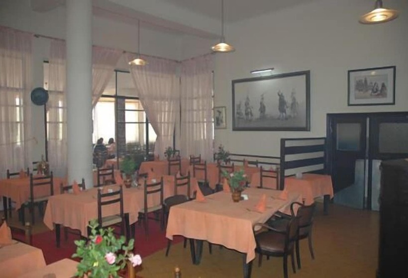 Отель Hôtel El Ayachi