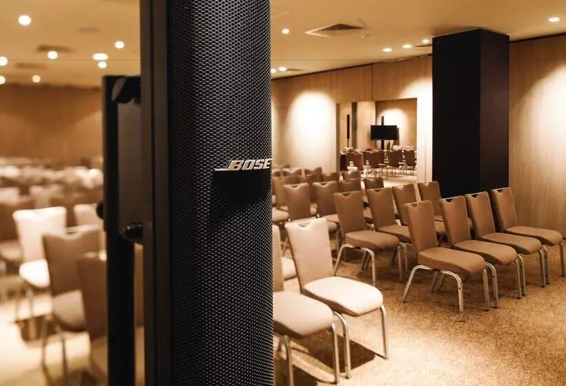 호텔 Kronwell Brasov