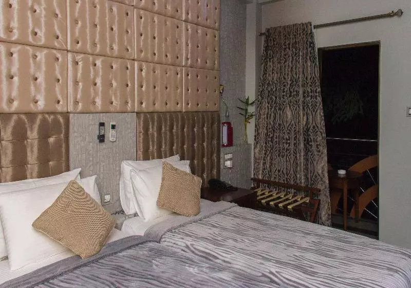 ホテル Newtown Inn