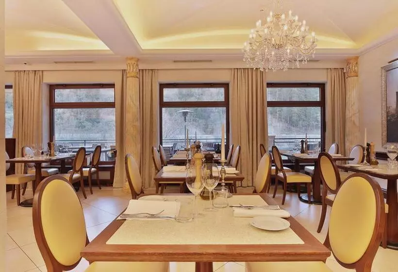 Retro Riverside Wellness Resort