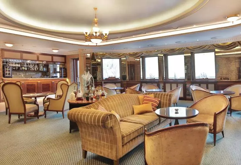 Retro Riverside Wellness Resort