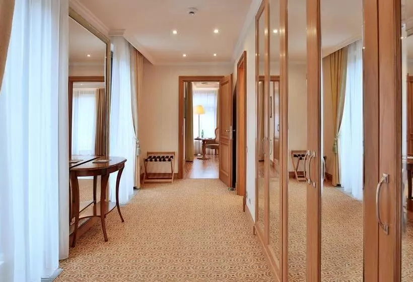 Retro Riverside Wellness Resort