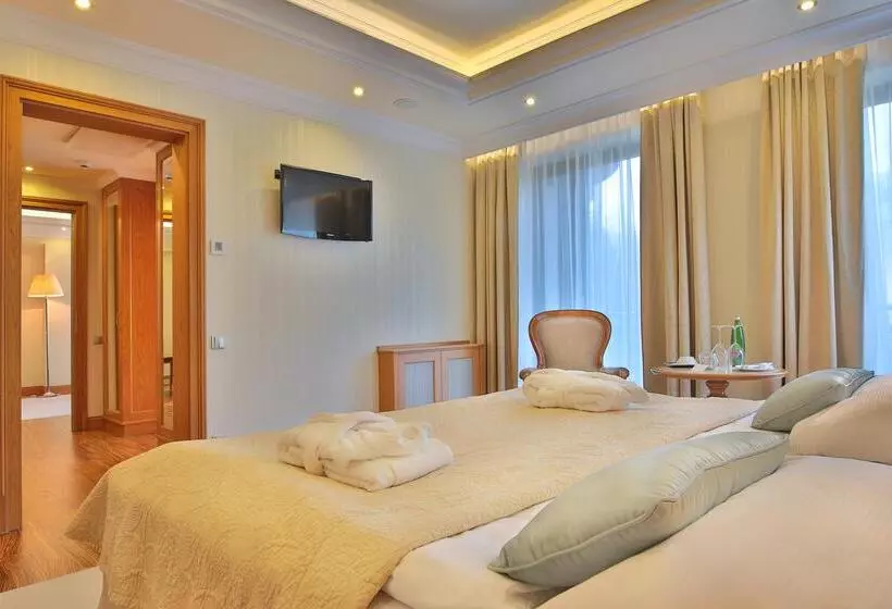 Retro Riverside Wellness Resort