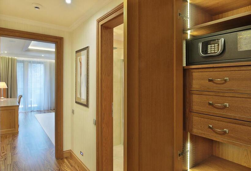 Retro Riverside Wellness Resort