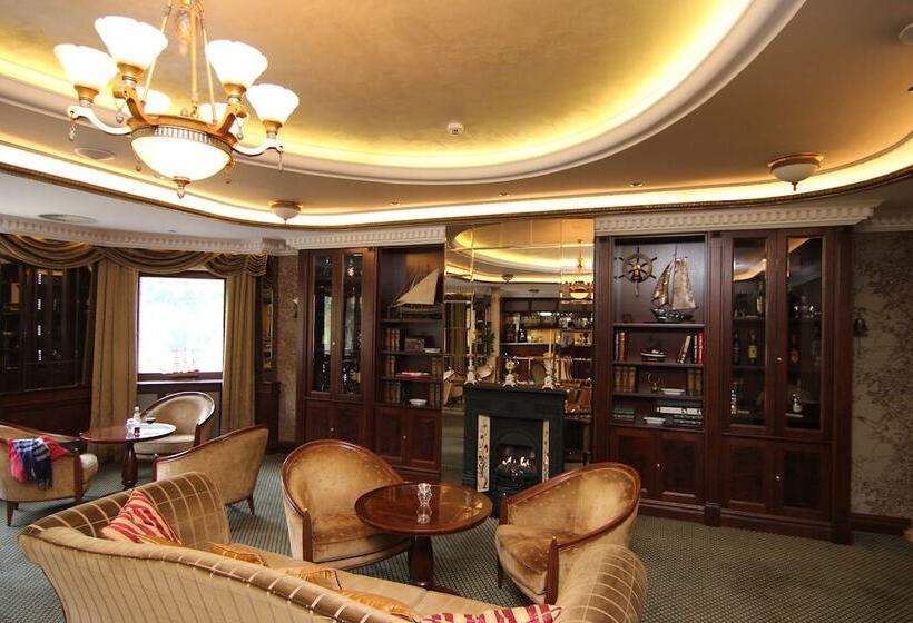 Retro Riverside Wellness Resort