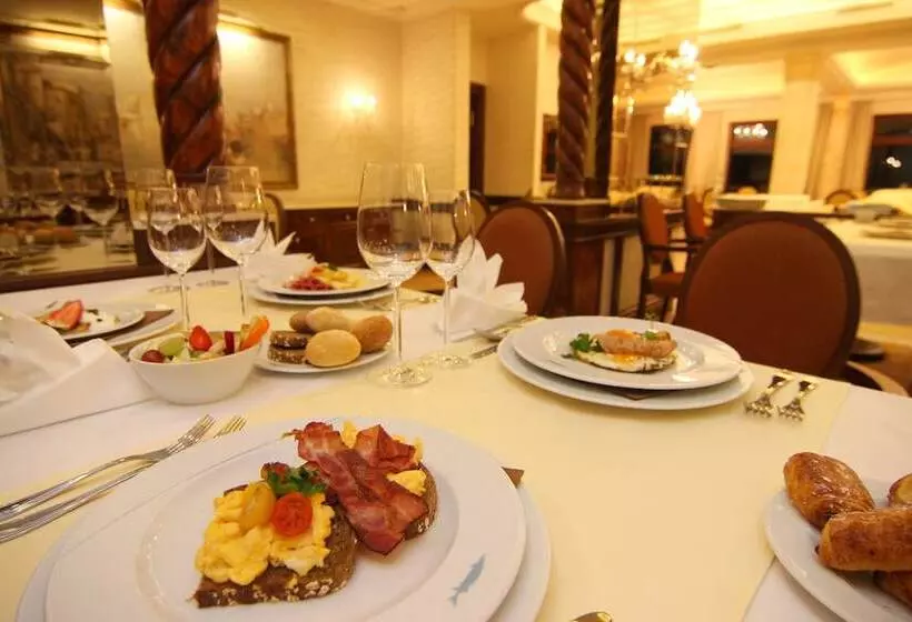 Retro Riverside Wellness Resort