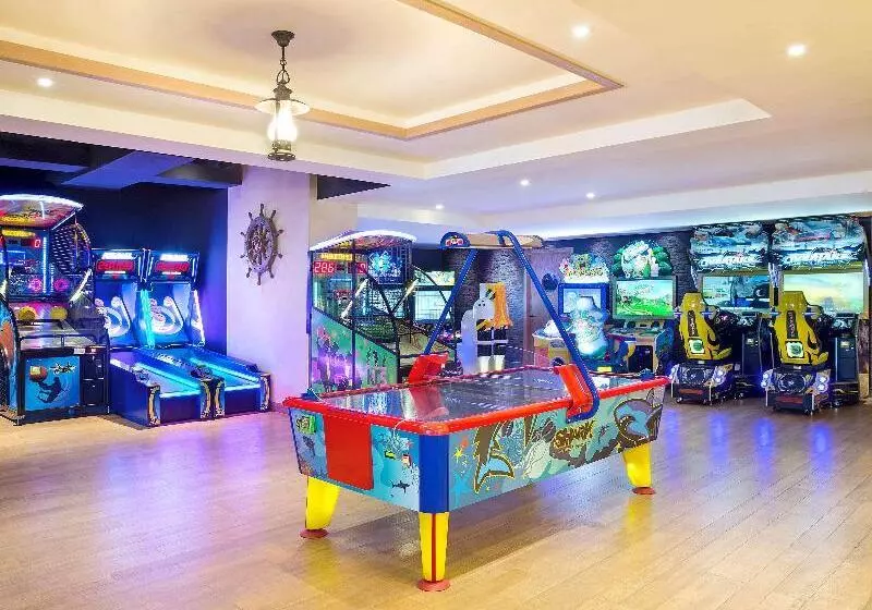 Pullman Resort Al Marjan Island