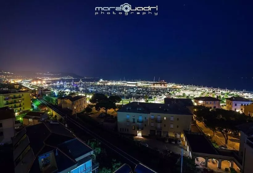 Excelsior Hotel E Appartamenti