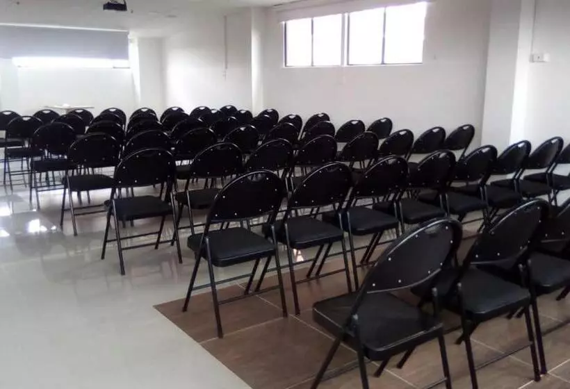 هتل Business Center Internacional