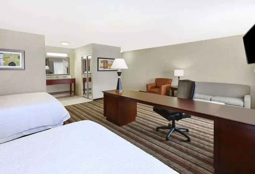 Отель Hampton Inn Detroit/southgate