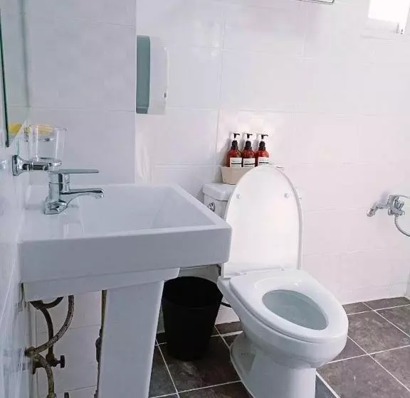 فندق Nampo Hill Guesthouse