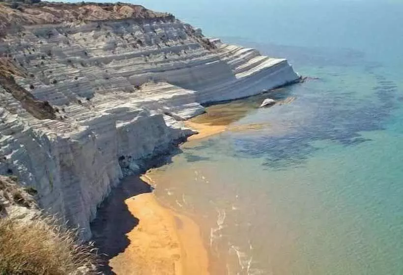 ホテル Puntamajata